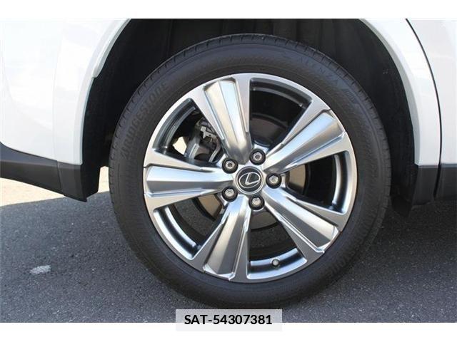 Lexus UX 2022-12 2350592-12