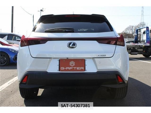 Lexus UX 2022-12 2350592-8