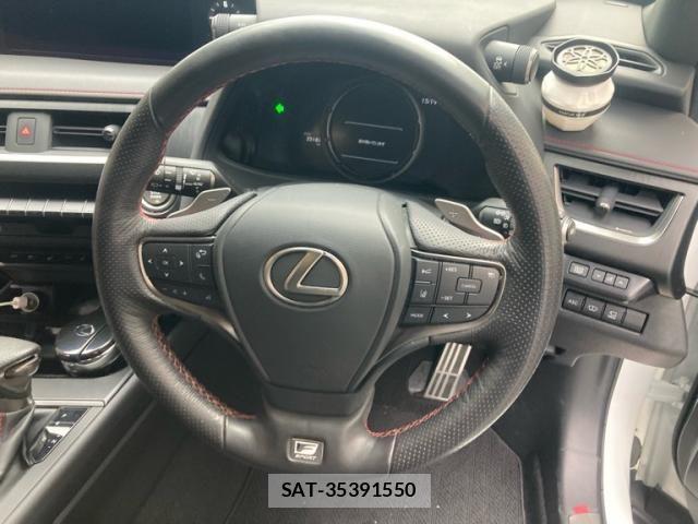 Lexus UX 2018-11 3771542-12