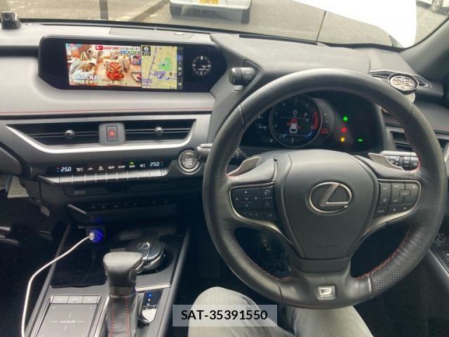 Lexus UX 2018-11 3771542-24