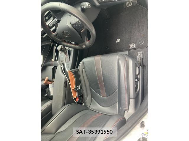 Lexus UX 2018-11 3771542-7