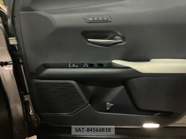 Lexus UX 2019-05 4326395-11
