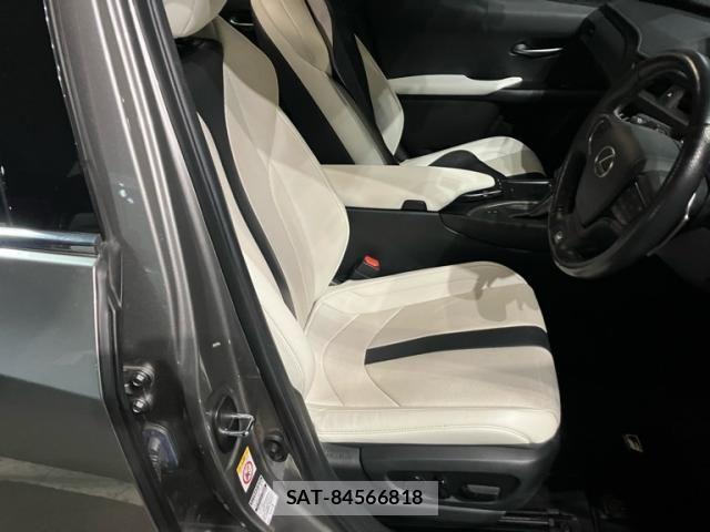 Lexus UX 2019-05 4326395-12