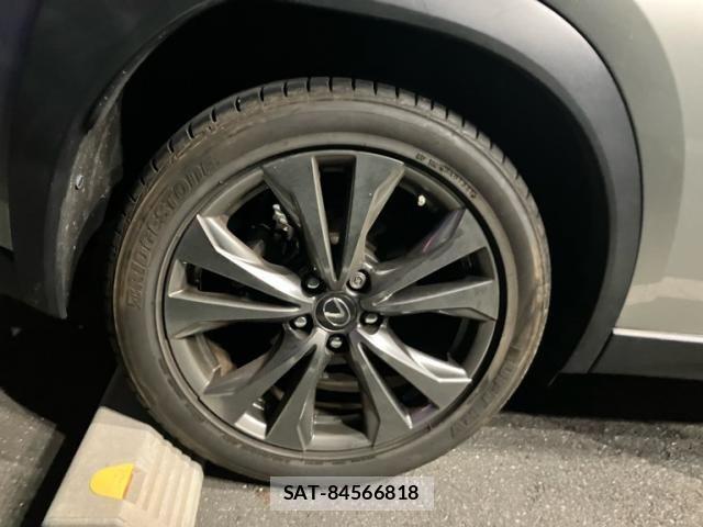 Lexus UX 2019-05 4326395-6