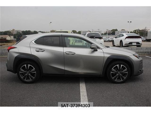 Lexus UX 2019-03 5871228-8