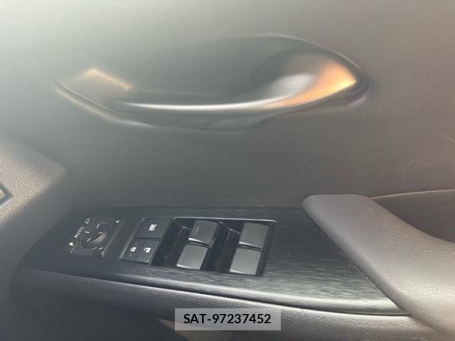Lexus UX 2020-05 5871229-20