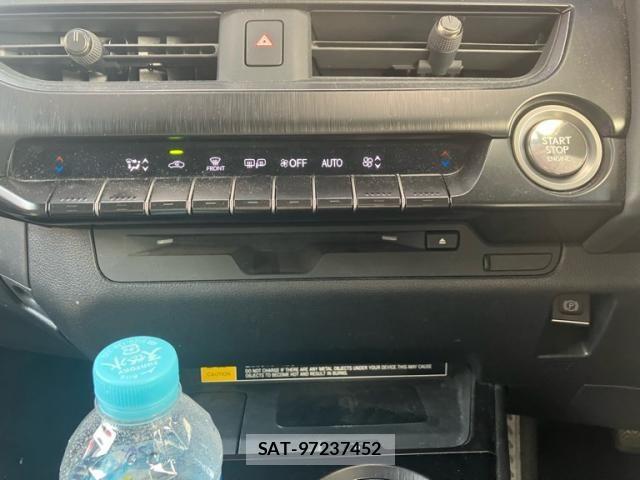 Lexus UX 2020-05 5871229-22