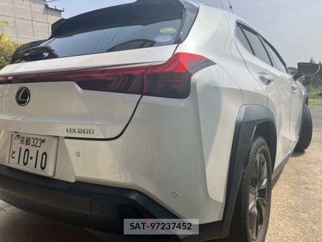 Lexus UX 2020-05 5871229-2