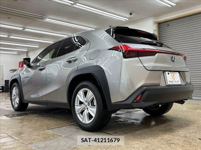 Lexus UX 2019-03 6499695-18