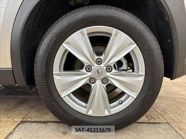 Lexus UX 2019-03 6499695-27
