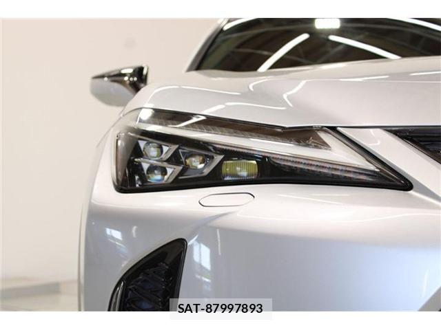 Lexus UX 2019-03 6907879-16