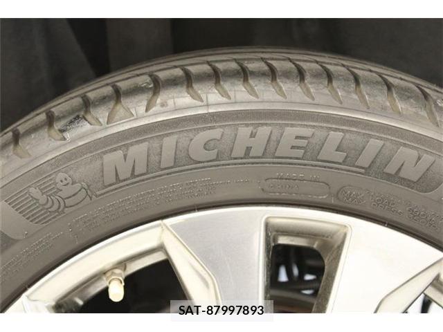 Lexus UX 2019-03 6907879-25