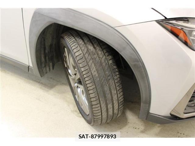 Lexus UX 2019-03 6907879-27