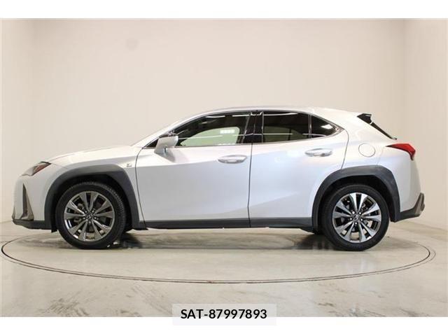 Lexus UX 2019-03 6907879-8
