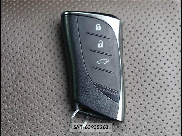 Lexus UX 2022-11 6907873-13