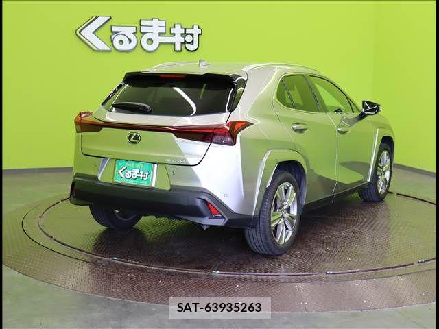 Lexus UX 2022-11 6907873-1