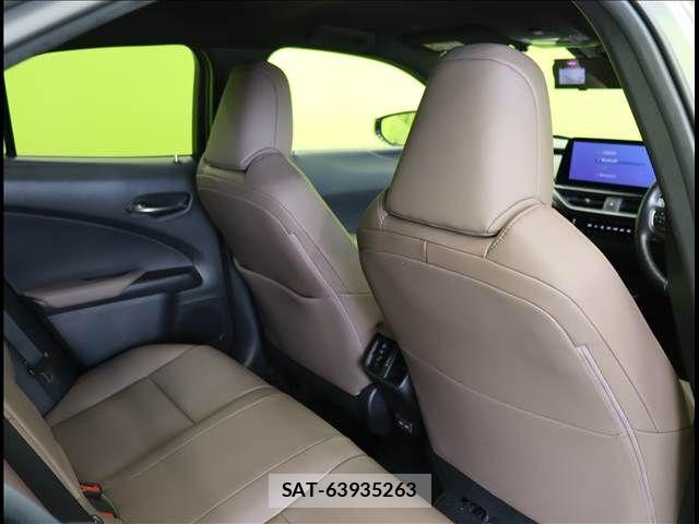 Lexus UX 2022-11 6907873-22