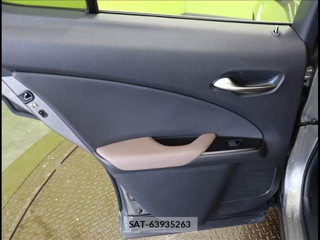 Lexus UX 2022-11 6907873-27