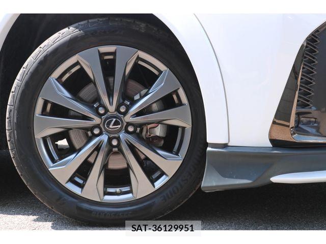 Lexus UX 2019-04 7221181-3