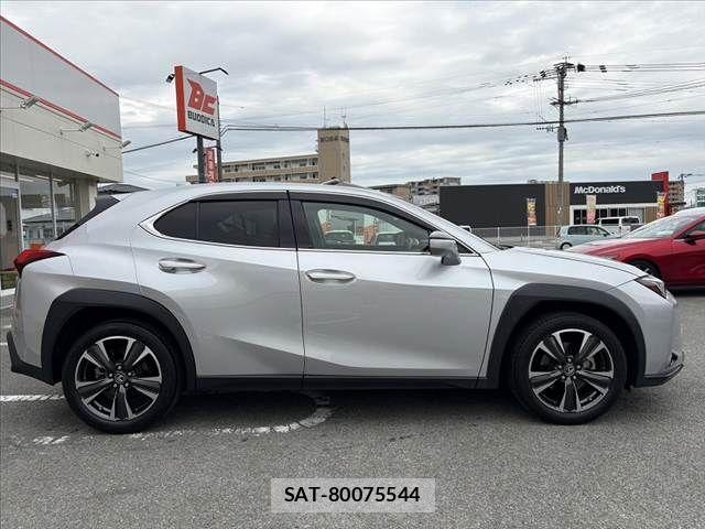 Lexus UX 2019-08 7221176-11