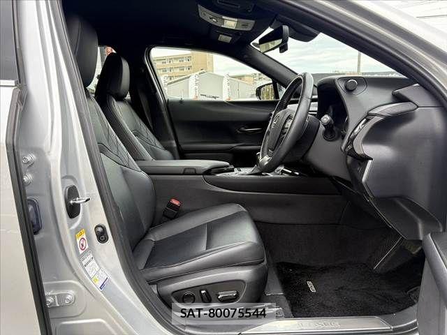 Lexus UX 2019-08 7221176-15