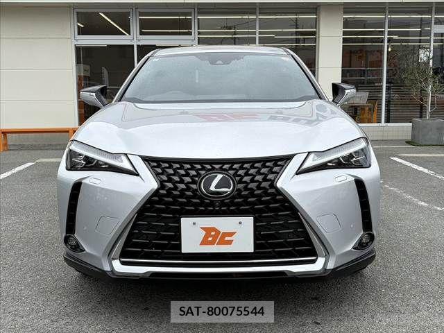 Lexus UX 2019-08 7221176-8