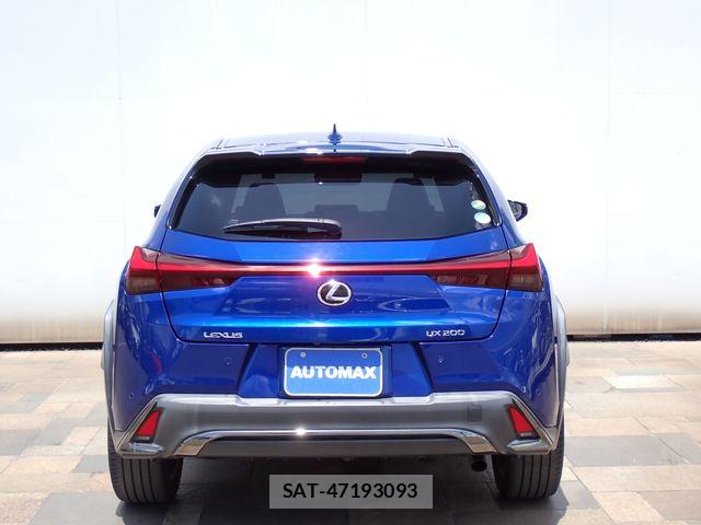 Lexus UX 2021-02 7221180-5