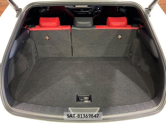 Lexus UX 2019-02 7251378-10