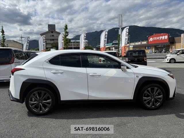 Lexus UX 2020-02 7328119-10