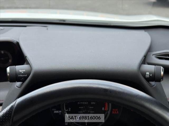 Lexus UX 2020-02 7328119-24