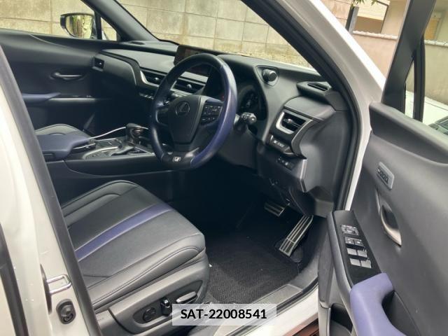 Lexus UX 2022-11 7328116-12