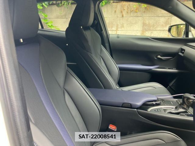 Lexus UX 2022-11 7328116-13