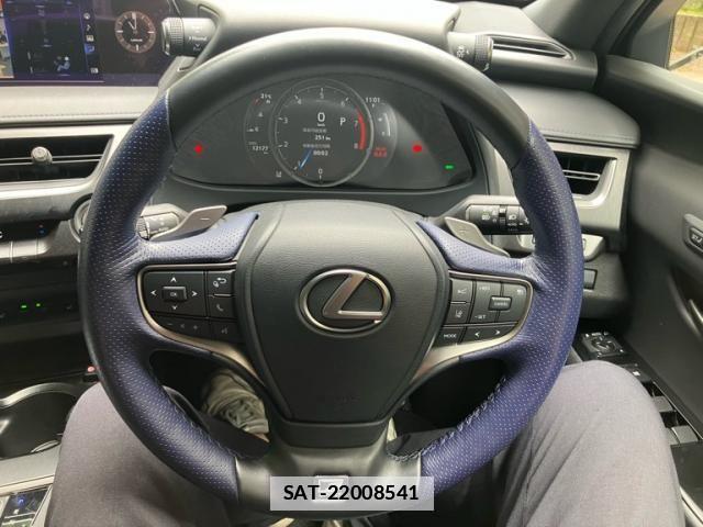 Lexus UX 2022-11 7328116-18