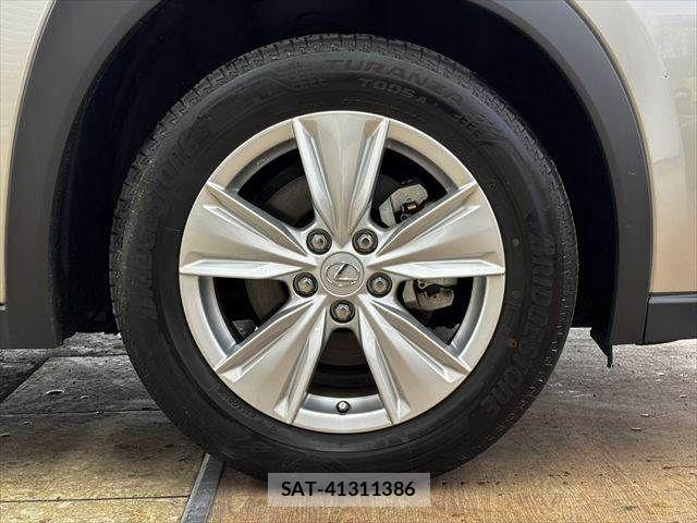 Lexus UX 2019-03 7358581-12