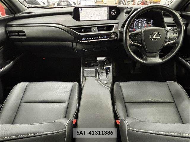 Lexus UX 2019-03 7358581-2