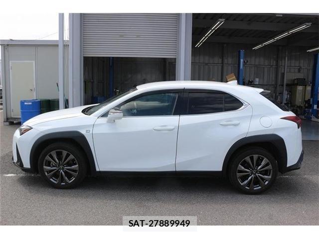Lexus UX 2022-10 7392712-10