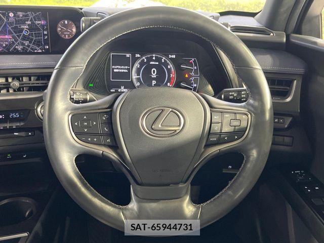 Lexus UX 2019-10 7725226-10
