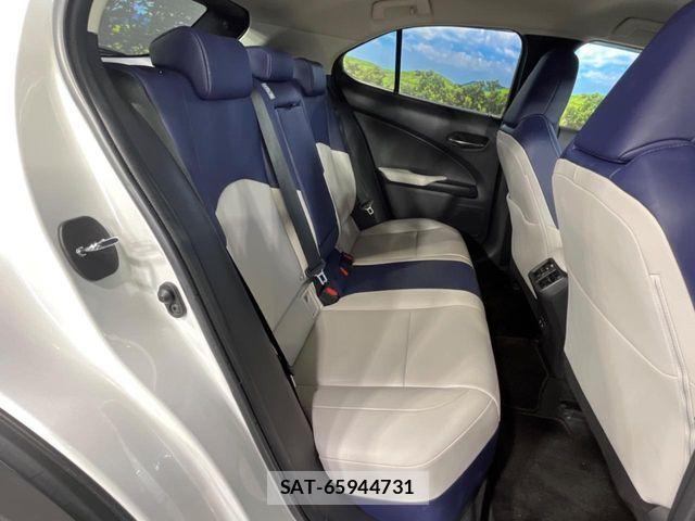 Lexus UX 2019-10 7725226-8