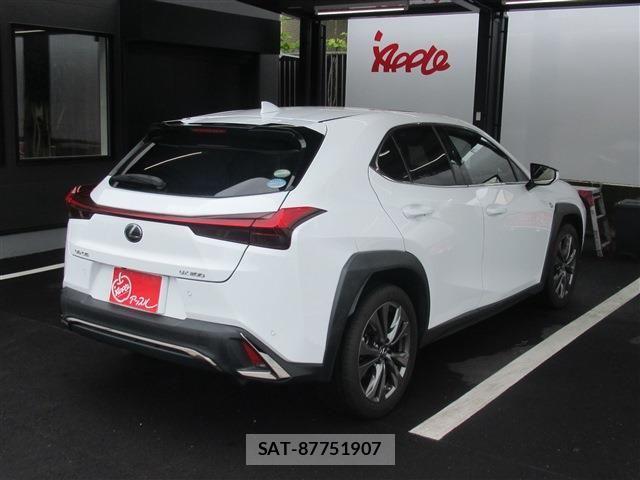 Lexus UX 2019-04 7786667-3