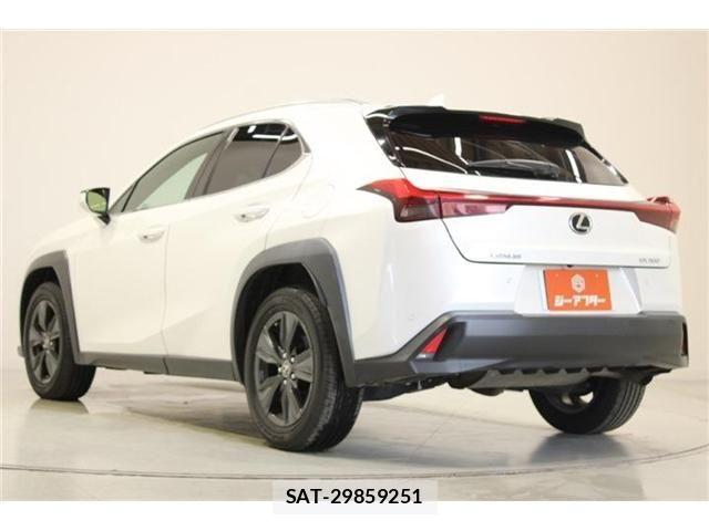 Lexus UX 2020-03 7877467-9