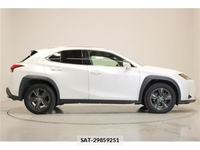 Lexus UX 2020-03 7877467-12