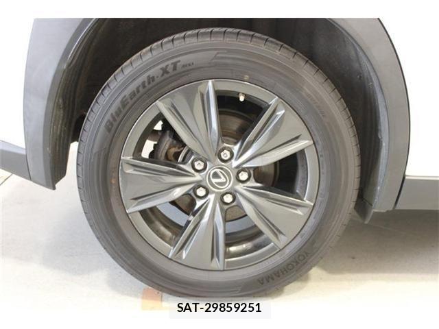 Lexus UX 2020-03 7877467-22