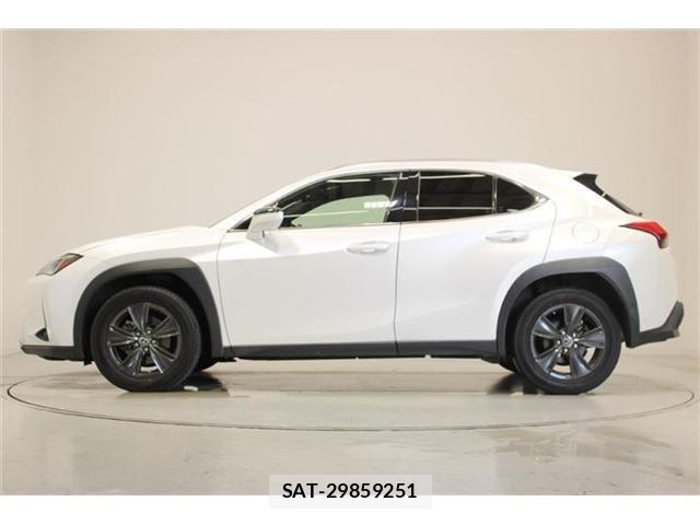 Lexus UX 2020-03 7877467-8
