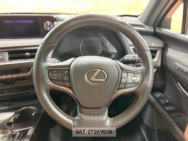 Lexus UX 2019-05 7877468-9