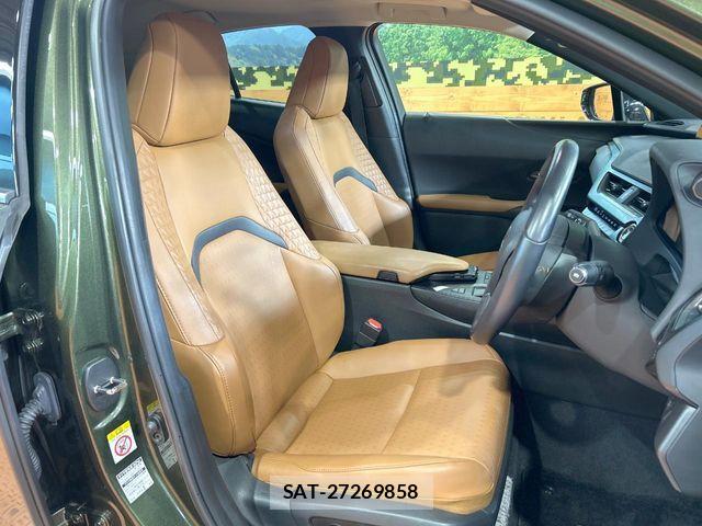 Lexus UX 2019-05 7877468-7