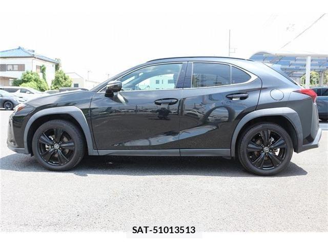 Lexus UX 2021-02 8100222-9