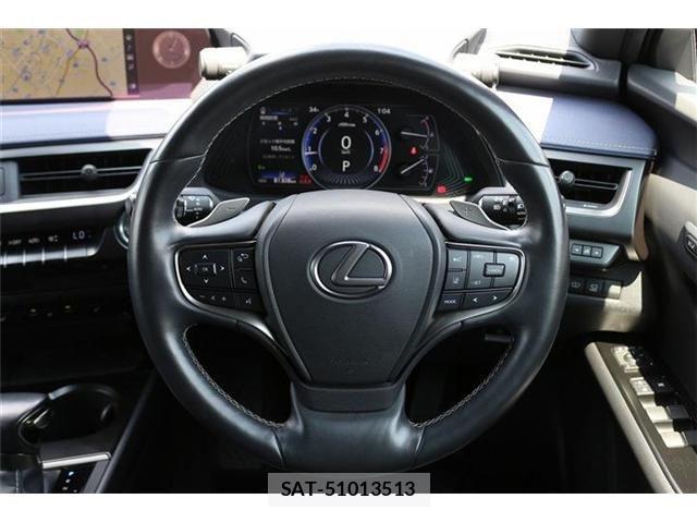 Lexus UX 2021-02 8100222-17