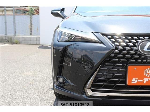Lexus UX 2021-02 8100222-24