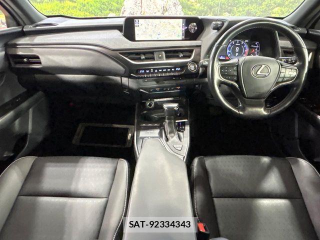 Lexus UX 2019-02 8315239-1