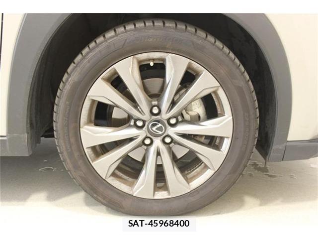 Lexus UX 2019-02 8366795-22